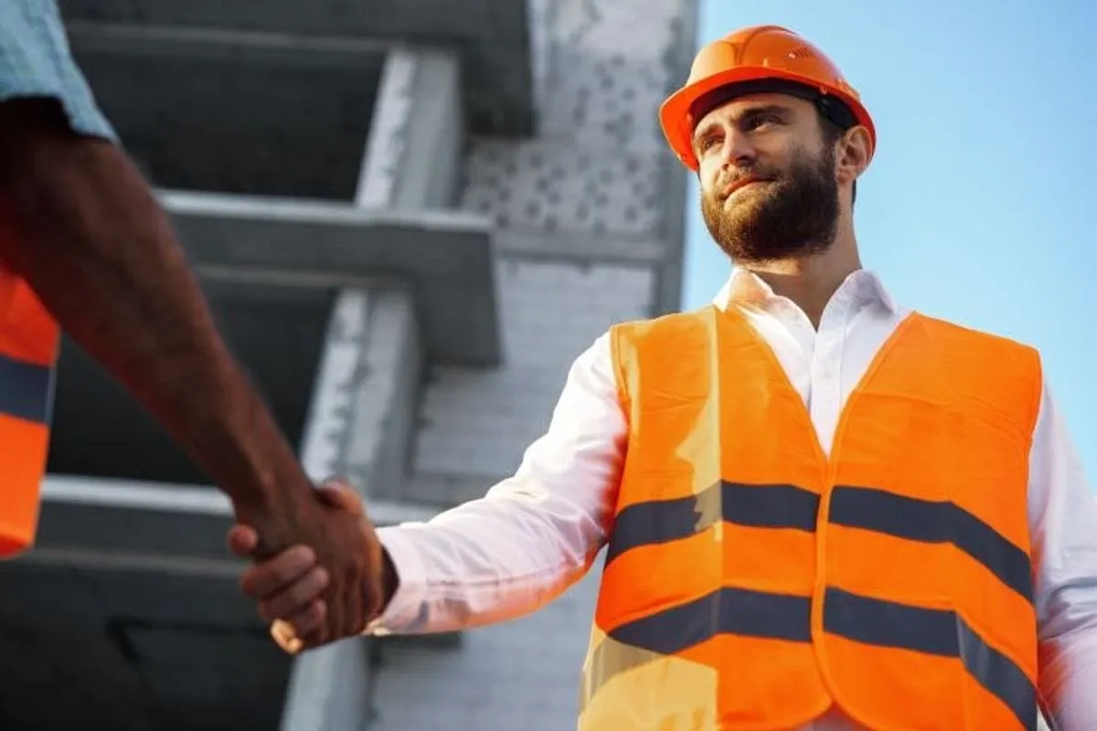 7 Things to Check in a Flat-for-Land Construction Agreement — image