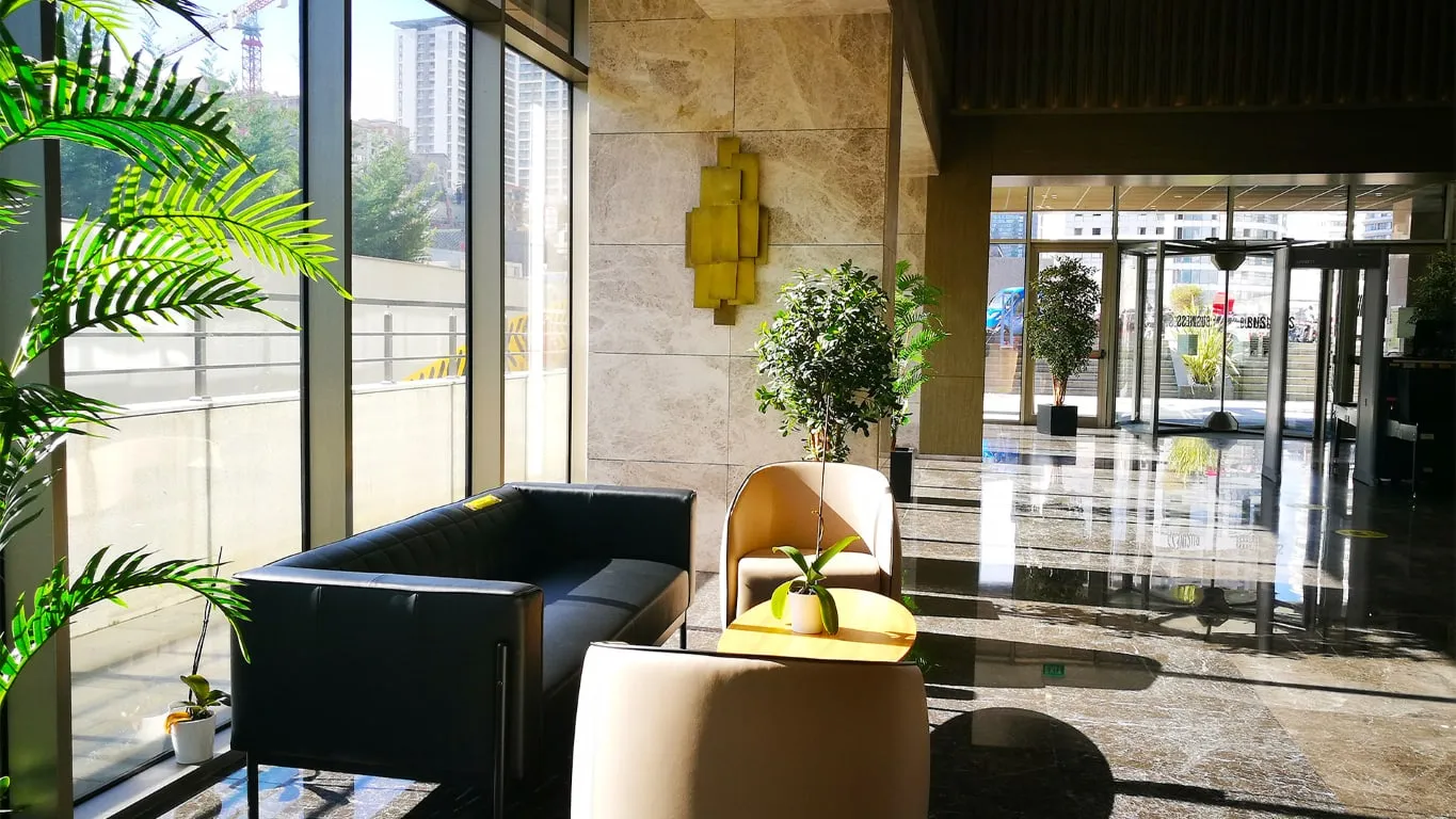 Zirve İş Kulesi — Zirve İş Kulesi — giriş lobisi